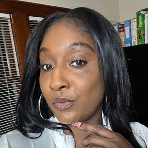 Meet your Posher, Amelia